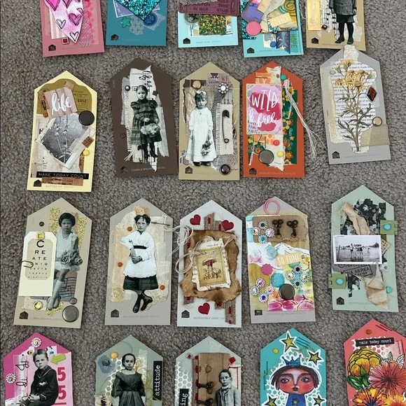 Colorful Art Storage Box with 39 art cards - Picture 9 of 11